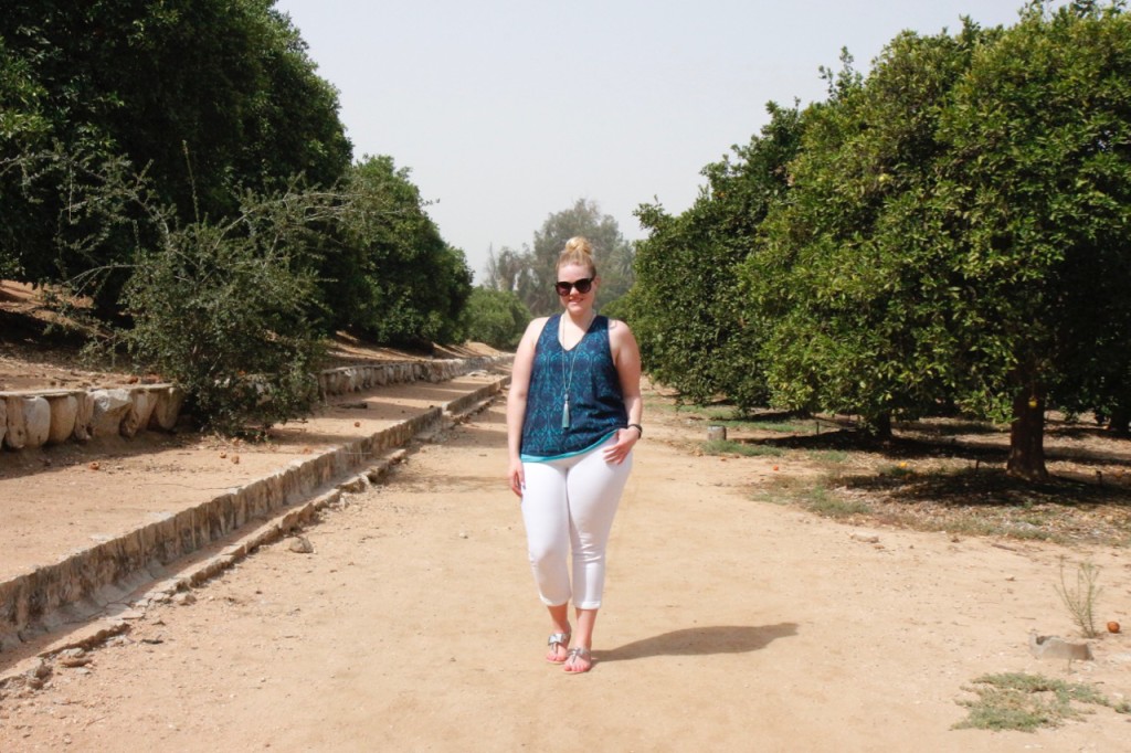 August Stitch Fix - Lace Top, White Jeans, Tassel Necklace 