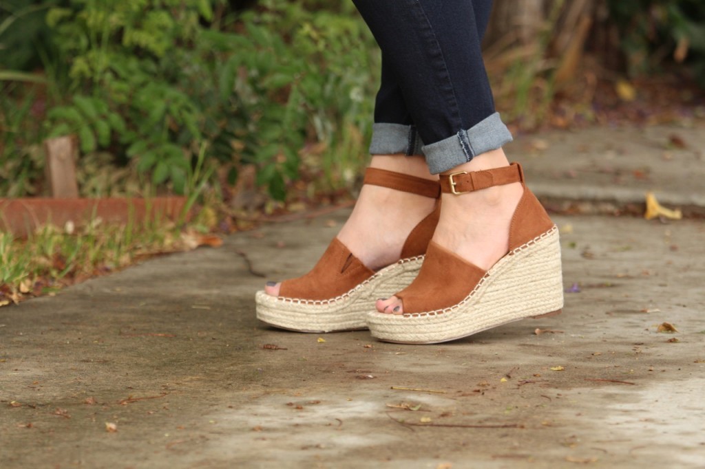 Casual Boho Style with Ellie & Adair - JustFab Macey Platform Wedges