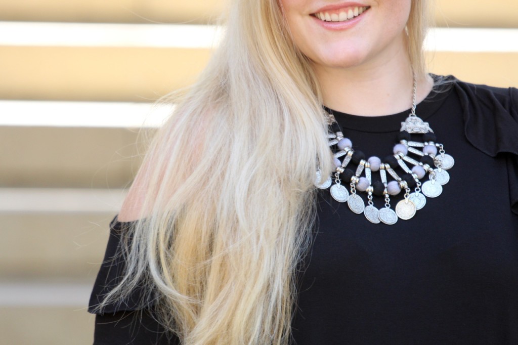 Cold Shoulder Vibes - Statement Necklace