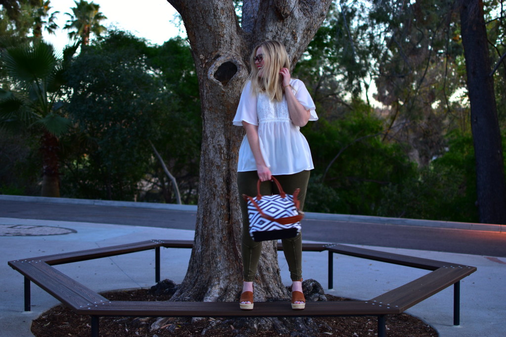 Gozon Lace Blouse and tribal print bag