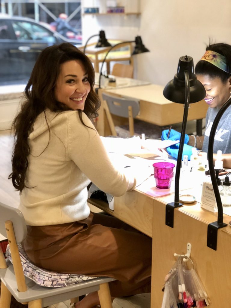 NYFW A/W 19 Part One - @lifeandstylebyap getting her gel manicure at Valley NYC 