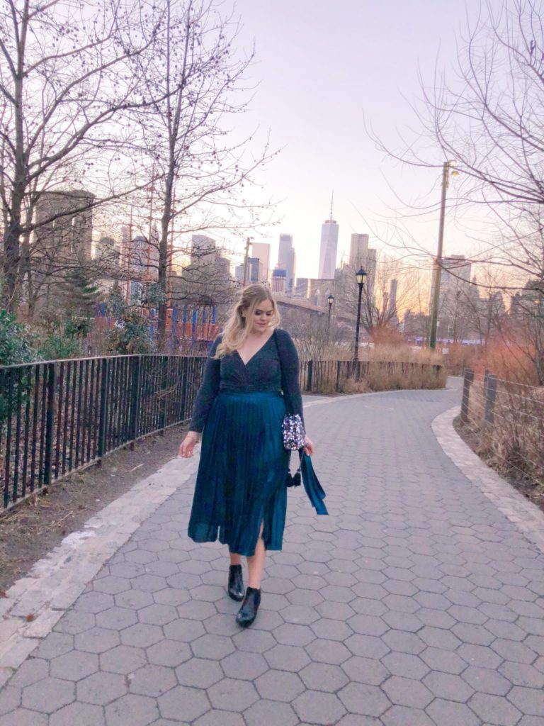 NYFW A/W 19 Part One - New York City Skyline and Topshop metallic pleated midi skirt 